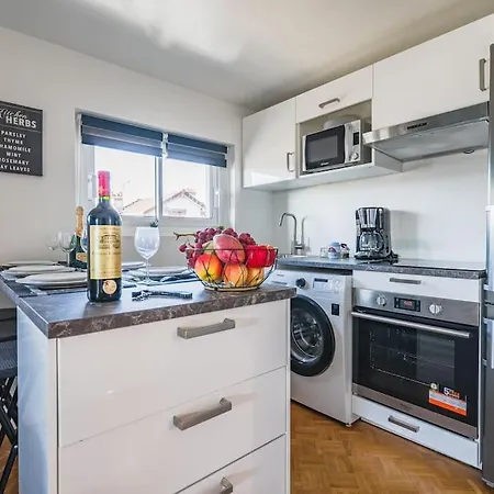 Le Saphir - 20min From Paris & Cdg Airport - 2 Bathrooms - 2 Desks Appartement
